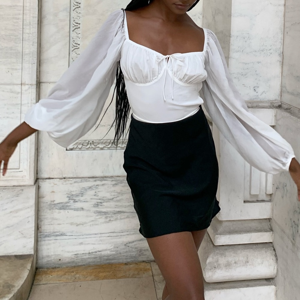 Sabo Skirt Whit Long Sleeved Bodysuit